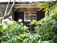 六甲山荘 玄関脇にて 2015/07/21撮影 山荘